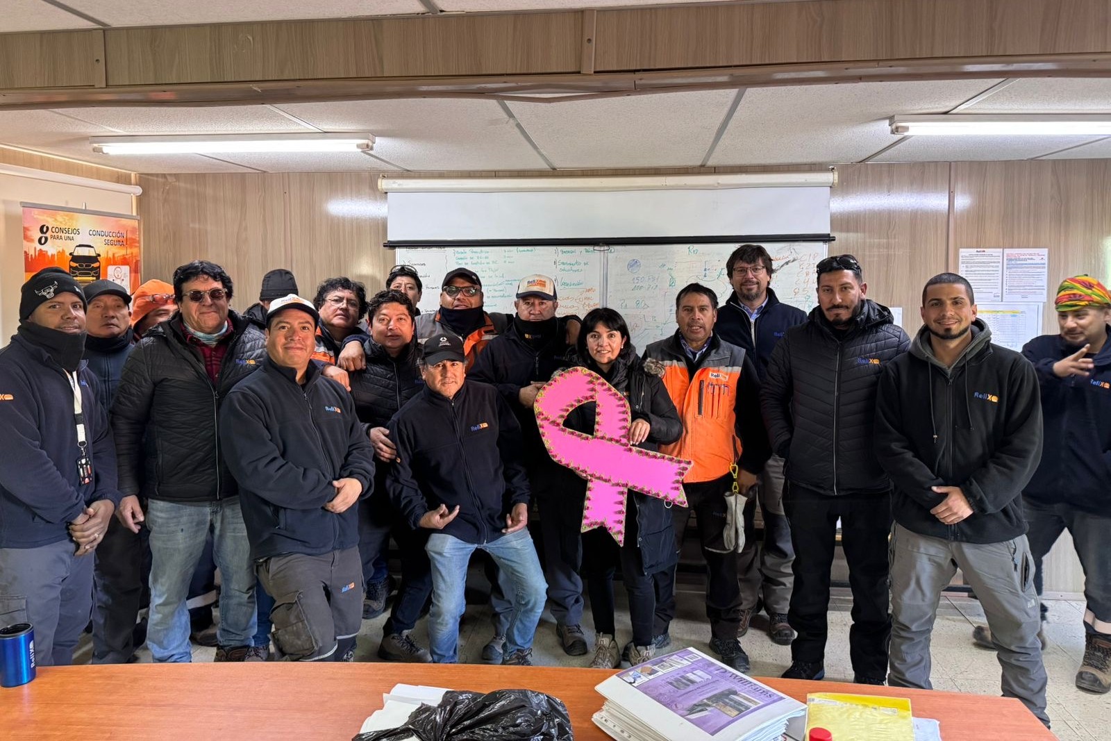 Achs Servicios junto a clientes Candelaria y División Radomiro Tomic lideraron campaña de sensibilización frente al cáncer de mama