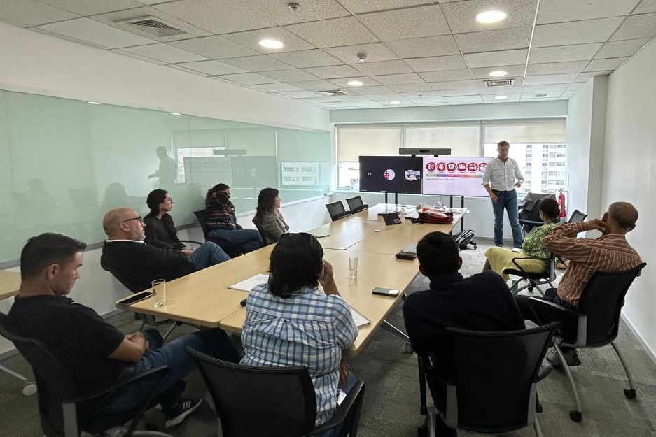 Profesionales de Achs Servicios lideraron charla sobre emergencias cardíacas para trabajadores de minera BHP